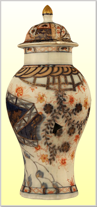 „Az 1870-es évektől már japonizmusként emlegetett távol-keleti művészeti irányzat nemcsak a herendi, a zsolnay és a meisseni porcelángyártásnak, hanem az európai posztimpresszionista és szecessziós művészetnek egyaránt új perspektívákat adott.” kobzosBBL 